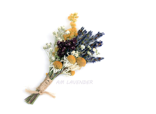 Boutonniere / Corsage : Cafe Terrace At Night | AM Lavender